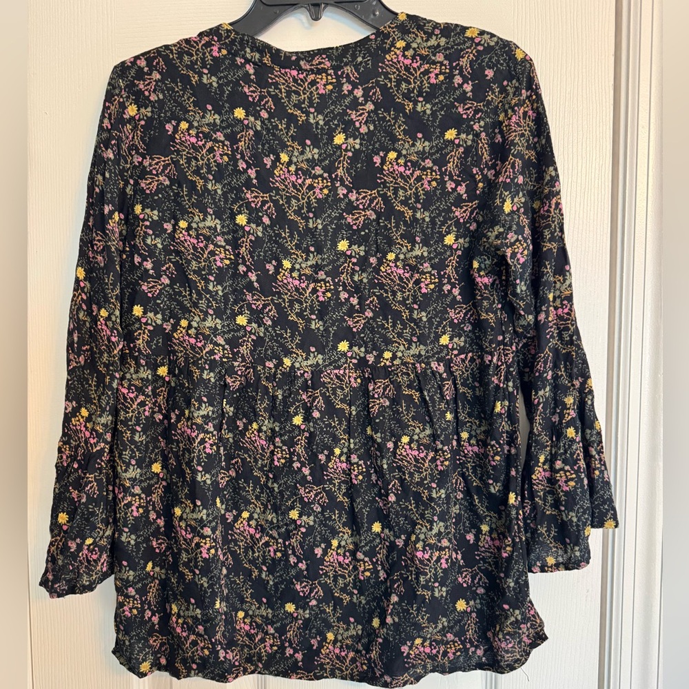Lucky Brand Floral Top - Picture 2 of 3